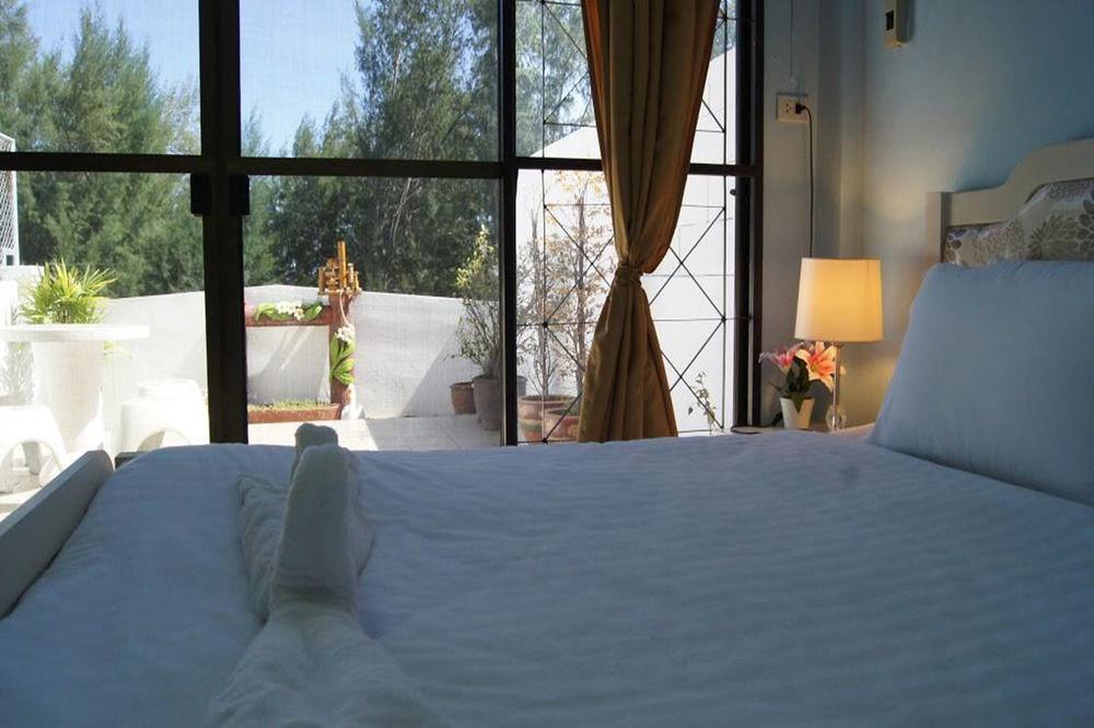 Cha-Am Seaside Hotel Bagian luar foto